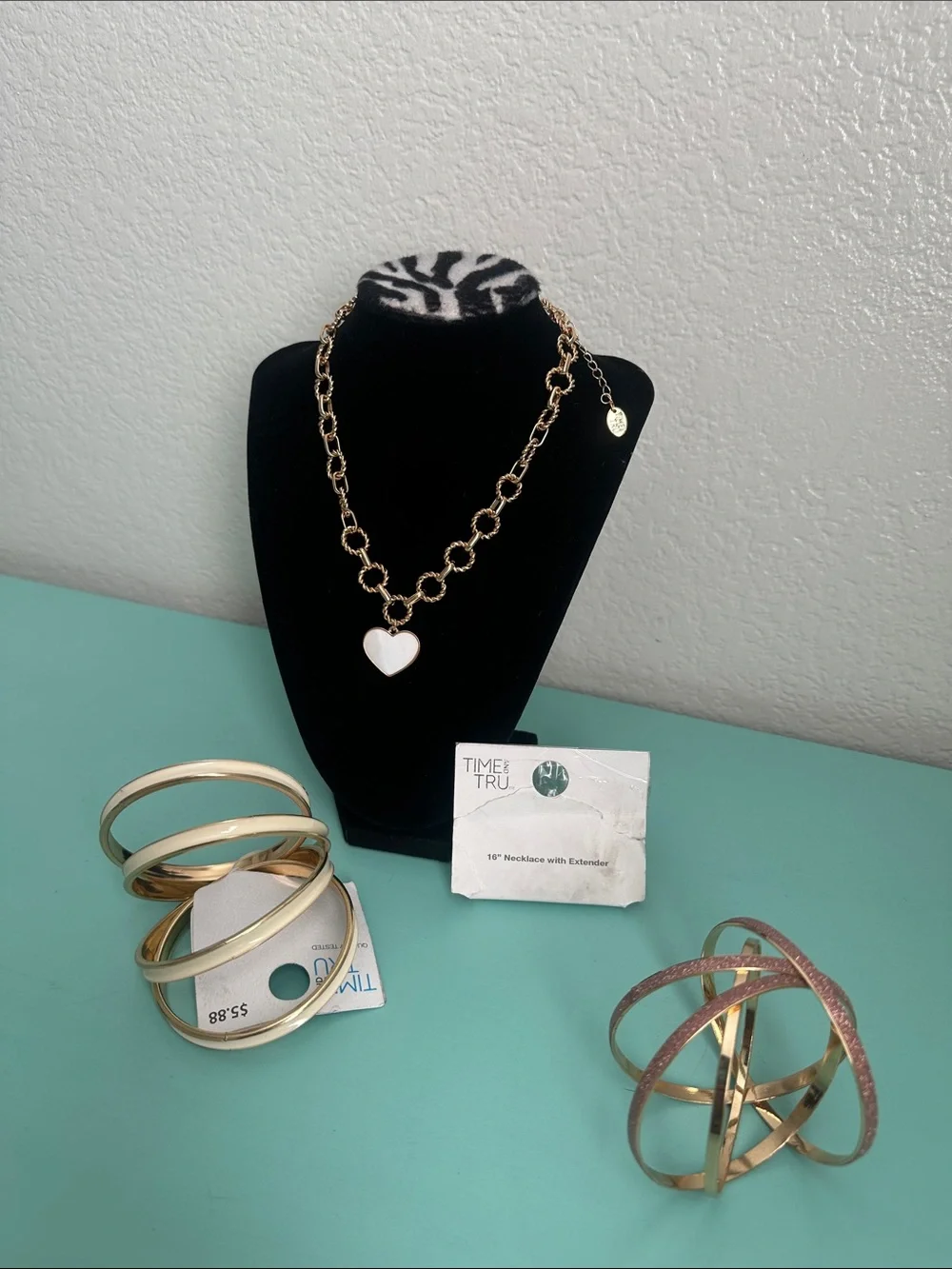 Time and Tru Gold Chain Necklace with White Heart Pendant & matching bangles-new